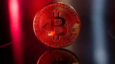 احتمال سقوط بیت‌کوین به زیر ۵۰ هزار دلار